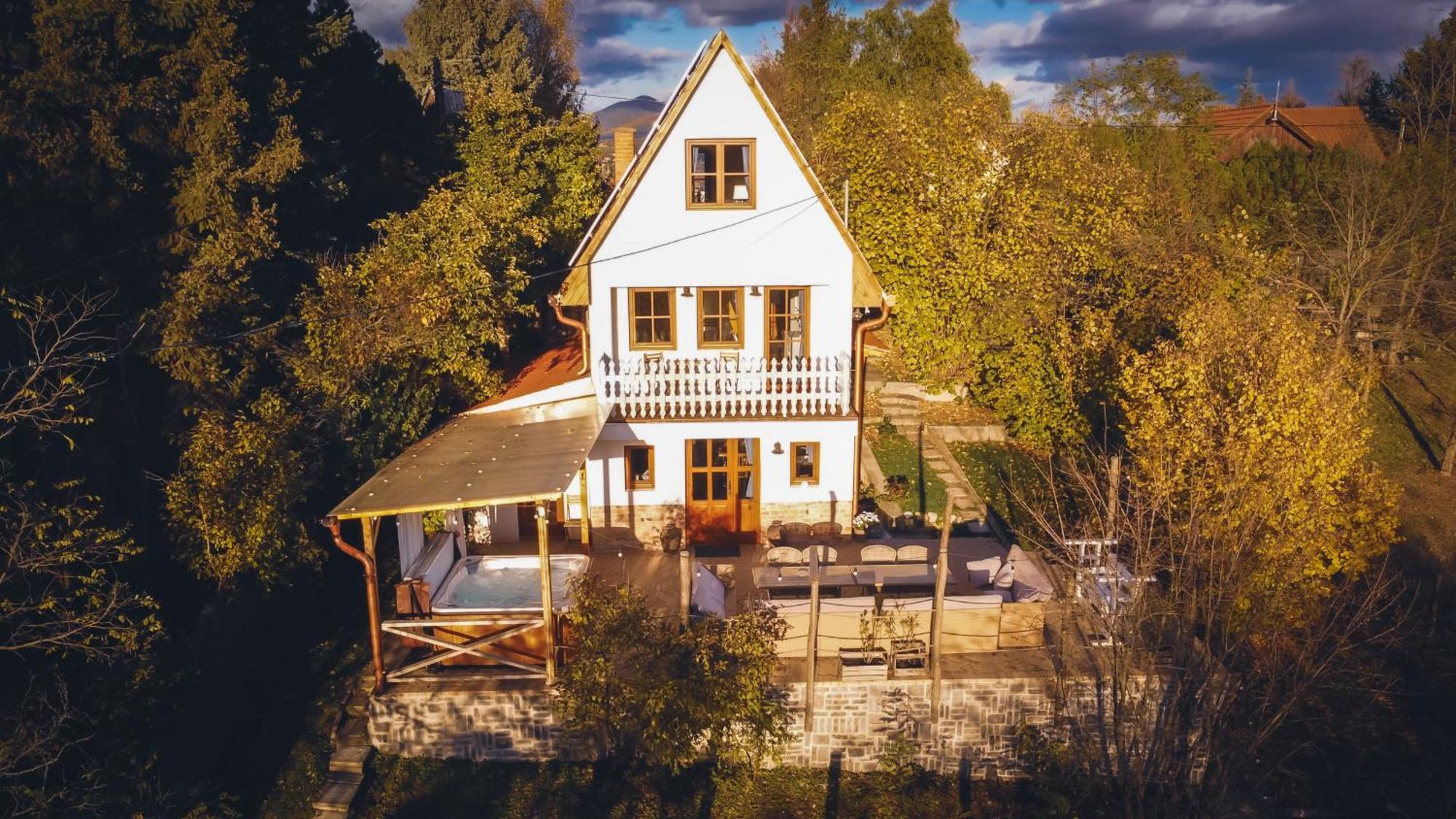 Egercottages - Bikaver Cottage エクステリア 写真